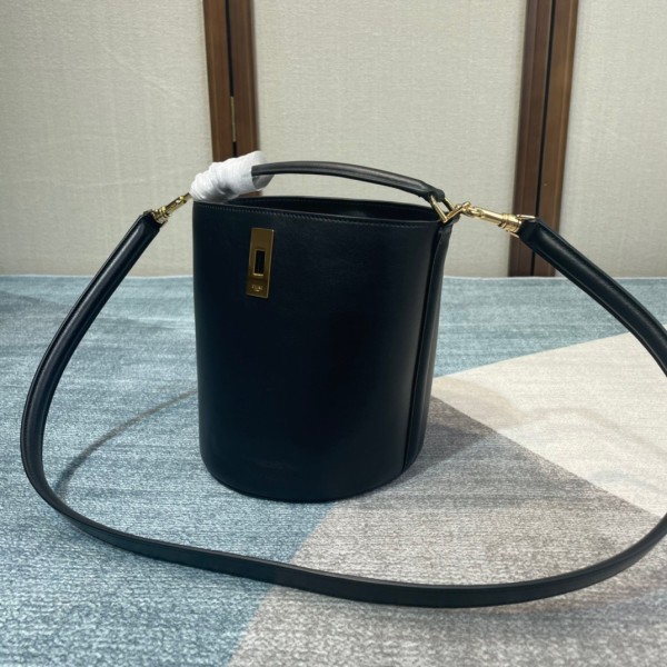 Handbags Celine TEEN BUCKET 16 197573 16 X 18 X 16 cm