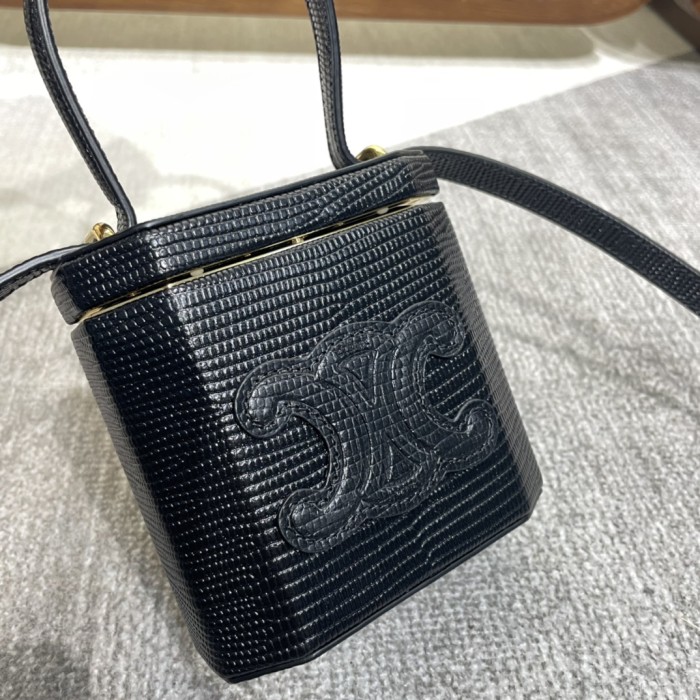  Handbags CELIN LOCK TRIOMPHE 199602 size:11 X 10 X 5 cm