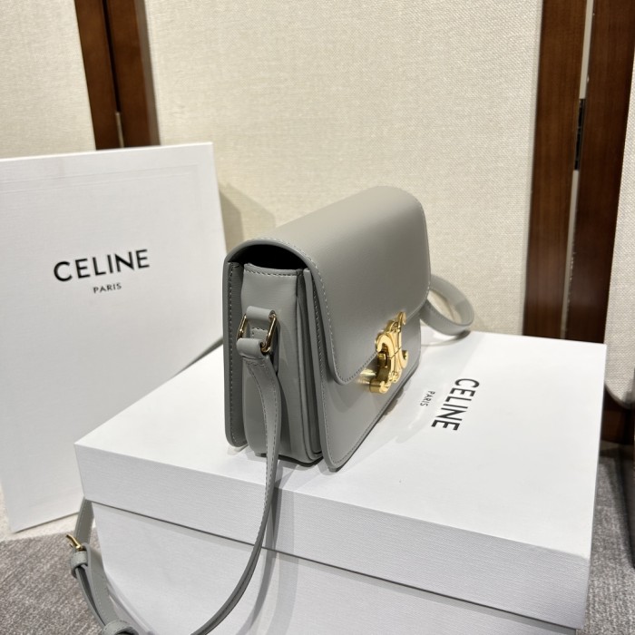  Handbags CELIN TEEN TRIOMPHE BAG 188423 size:18.5*14*5 cm