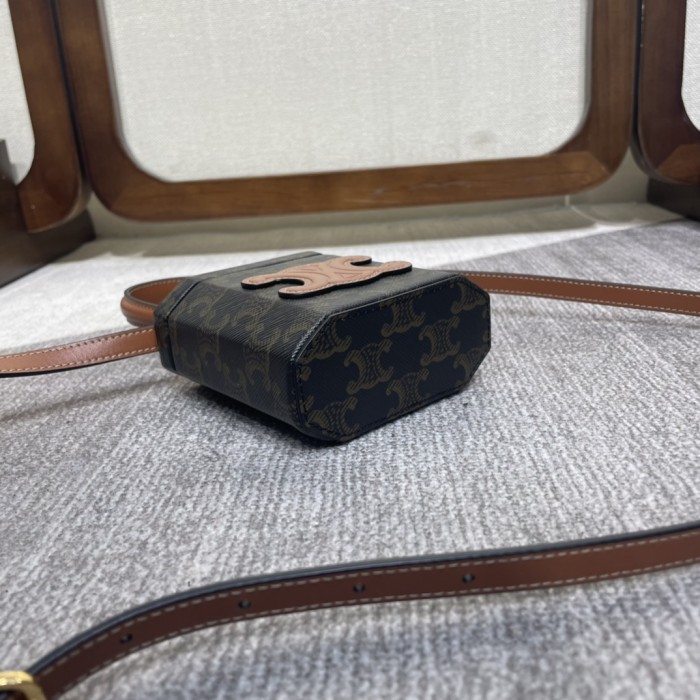  Handbags CELIN LOCK TRIOMPHE 199602 size:11 X 10 X 5 cm