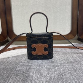  Handbags CELIN LOCK TRIOMPHE 199602 size:11 X 10 X 5 cm