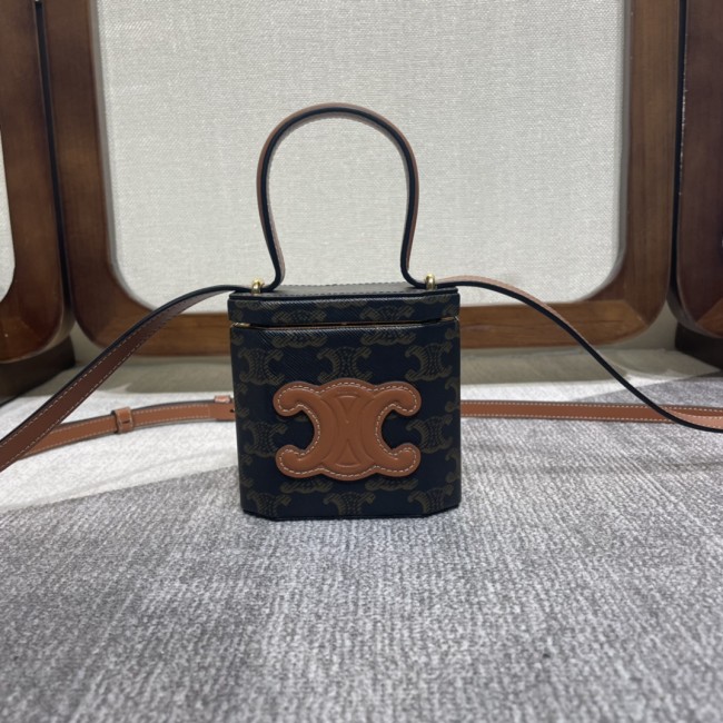  Handbags CELIN LOCK TRIOMPHE 199602 size:11 X 10 X 5 cm