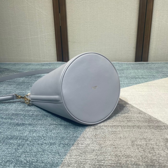  Handbags CELIN TEEN BUCKET 16 197573 size:16 X 18 X 16 cm