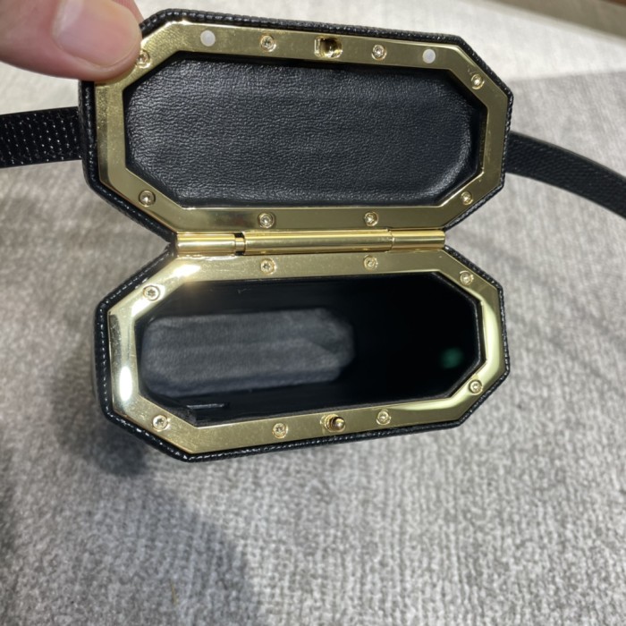  Handbags CELIN LOCK TRIOMPHE 199602 size:11 X 10 X 5 cm