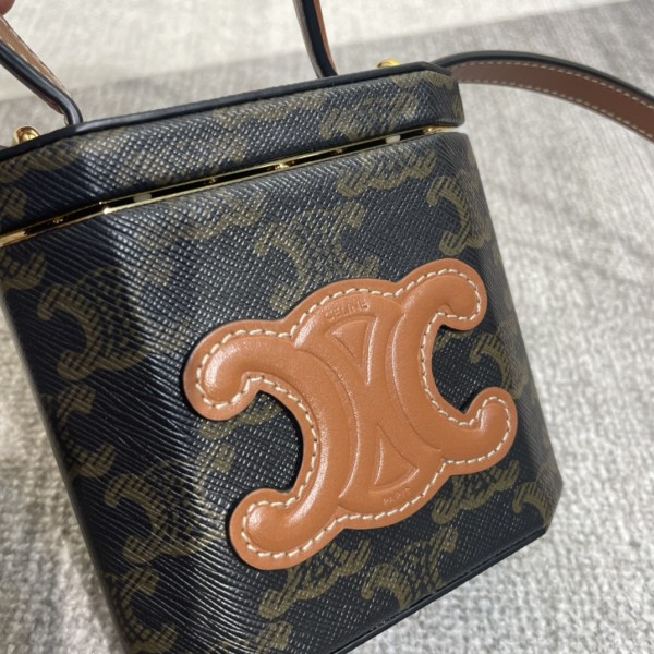  Handbags CELIN LOCK TRIOMPHE 199602 size:11 X 10 X 5 cm