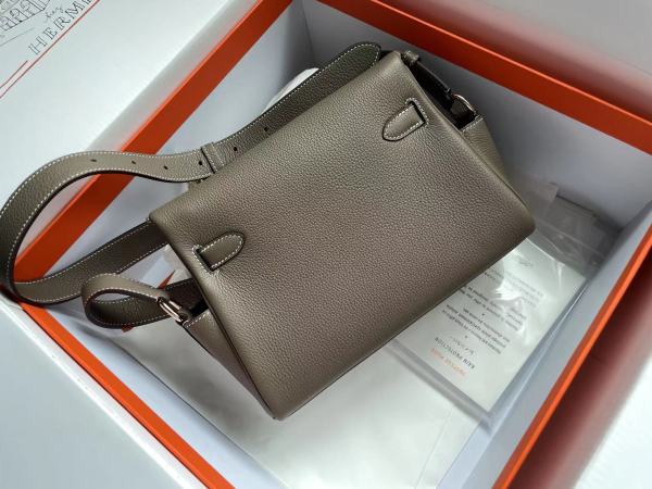  Handbags Hermes Kelly messenger  