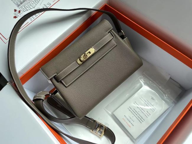  Handbags Hermes Kelly messenger  