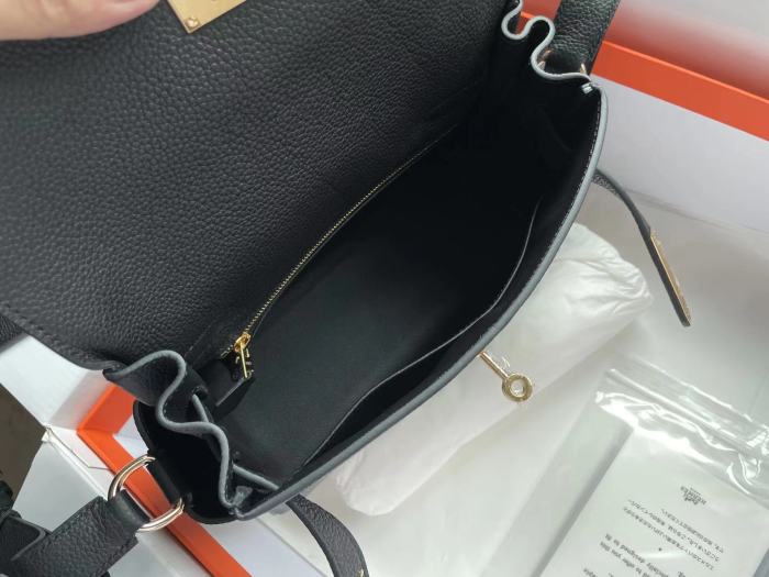  Handbags Hermes Kelly messenger 