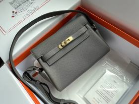  Handbags Hermes Kelly messenger  