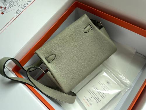  Handbags Hermes Kelly messenger  