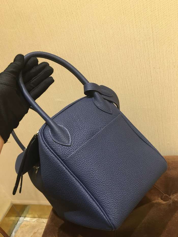  Handbags Hermes Lindy size:19.5 cm