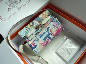  Handbags Hermes kelly messenger  