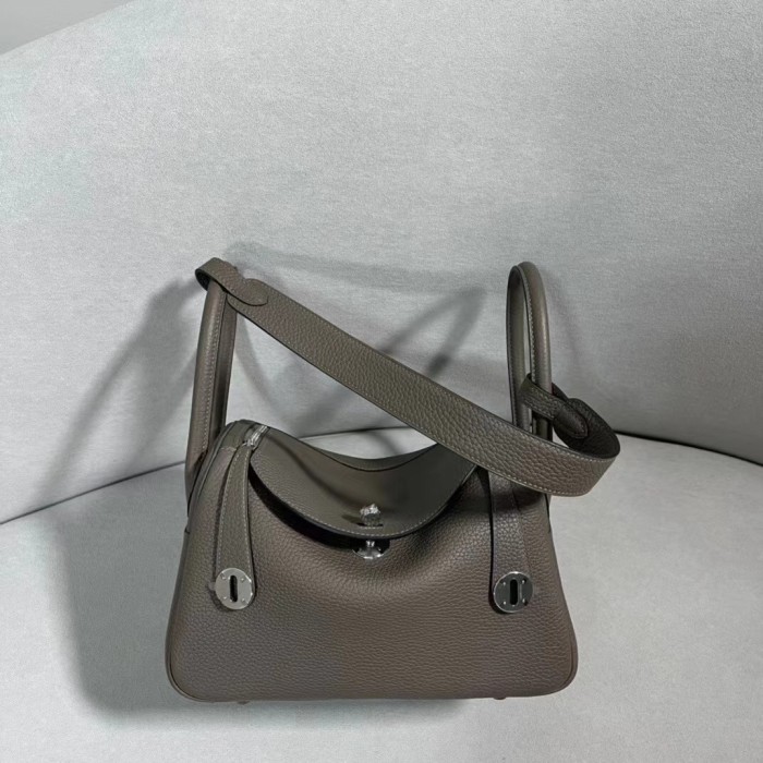  Handbags Hermes Lindy size:26 cm