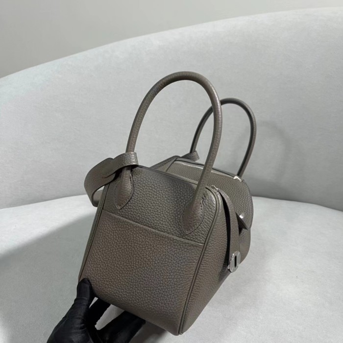  Handbags Hermes Lindy size:26 cm