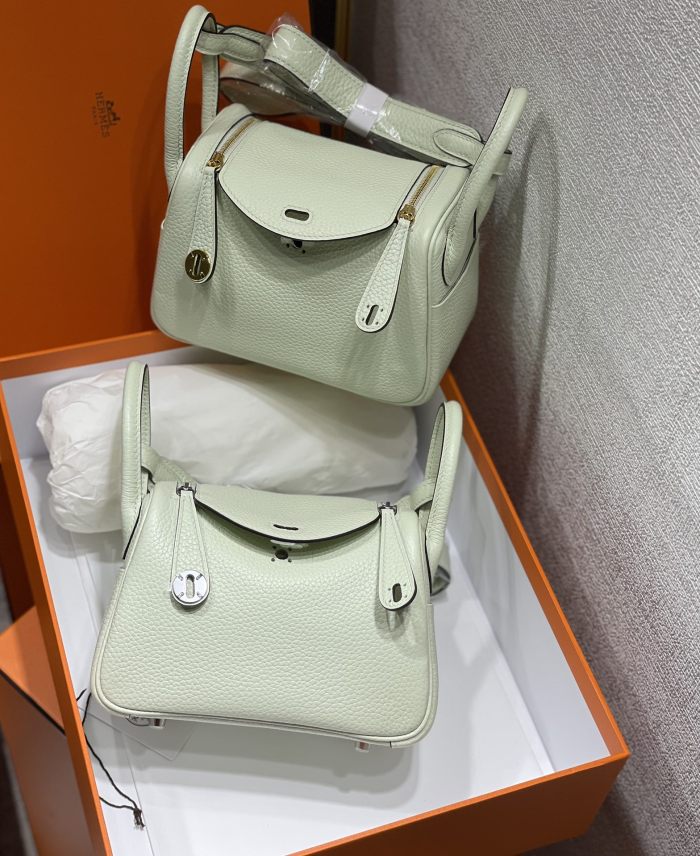  Handbags Hermes Mini Lindy  size:19 cm