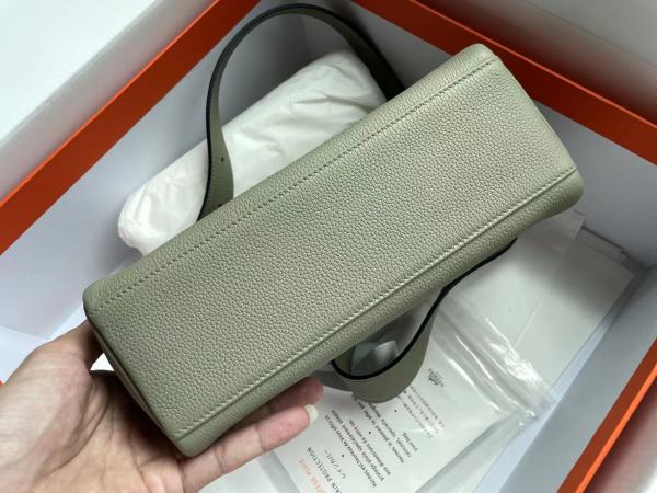  Handbags Hermes Kelly messenger  