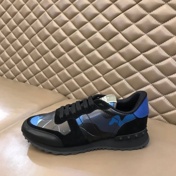 Valentino Garavani Camouflage Rockrunner Sneaker in fabric and nappa leather BLUE