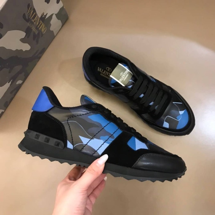Valentino Garavani Camouflage Rockrunner Sneaker in fabric and nappa leather BLUE