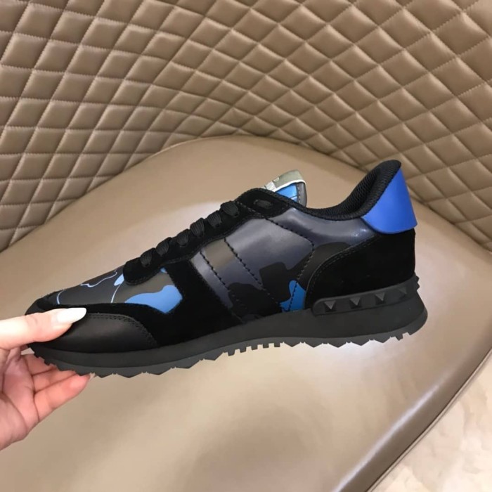 Valentino Garavani Camouflage Rockrunner Sneaker in fabric and nappa leather BLUE