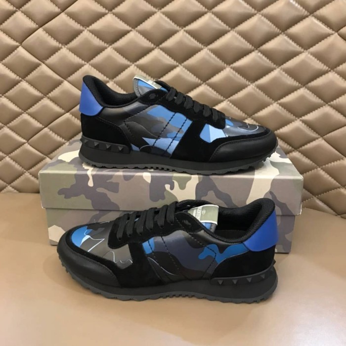 Valentino Garavani Camouflage Rockrunner Sneaker in fabric and nappa leather BLUE
