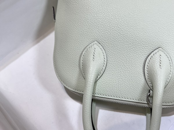  Handbags Hermes Mini bolide size:19*14*8 cm