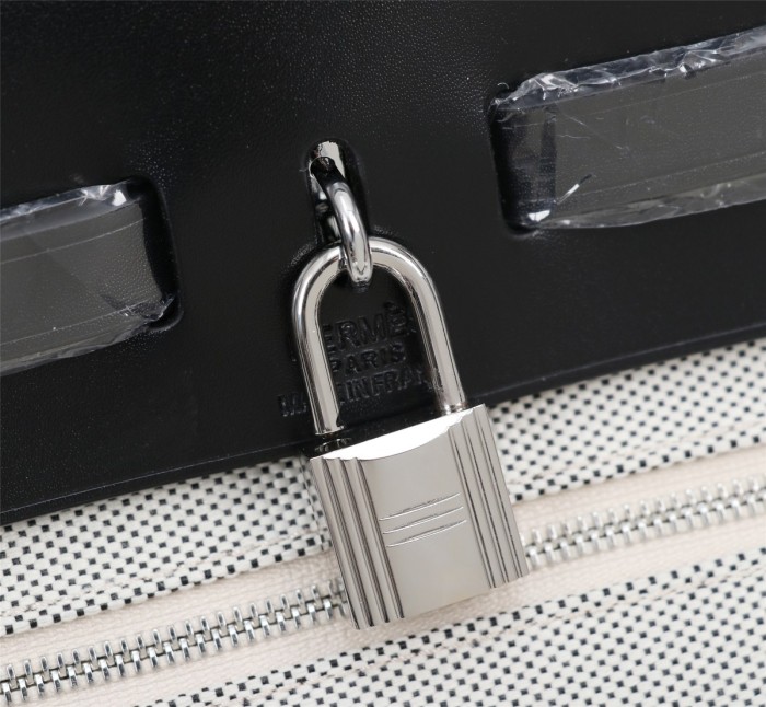  Handbags Hermes Hermès Herdag  size:31cm