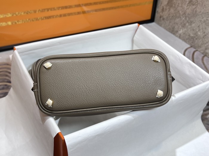  Handbags Hermes Mini bolide size: 19*14*8 cm