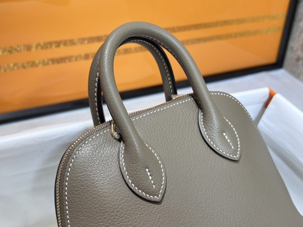  Handbags Hermes Mini bolide size: 19*14*8 cm