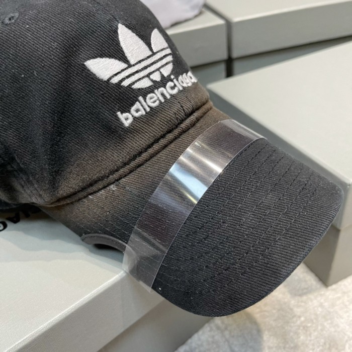 Streetwear Hat & Scarf Balenciaga 6