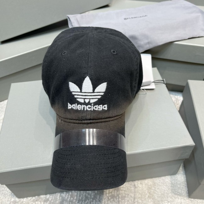 Streetwear Hat & Scarf Balenciaga 6