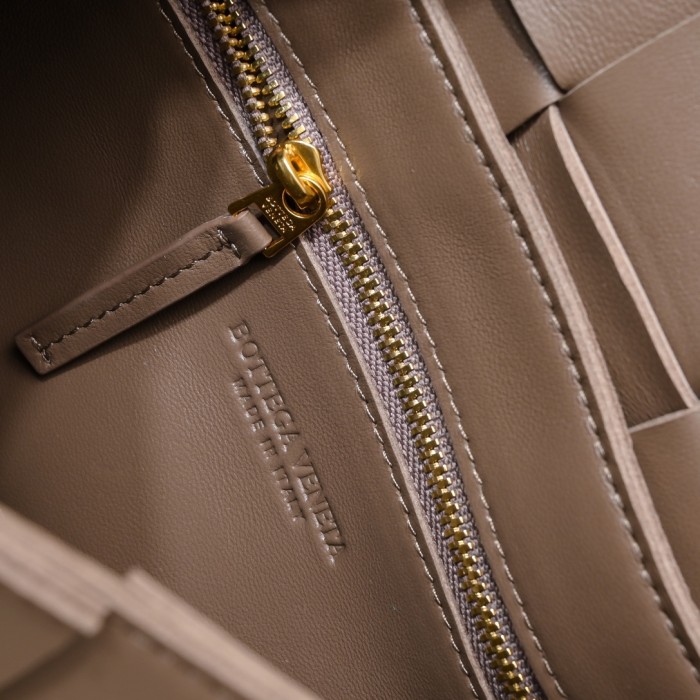 handbags  Bottega Veneta 6687# size:23*15*6cm