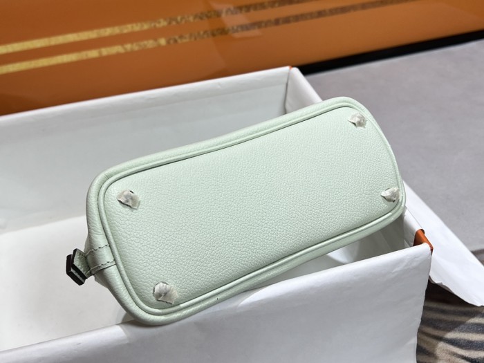  Handbags Hermes Mini bolide size:19*14*8 cm