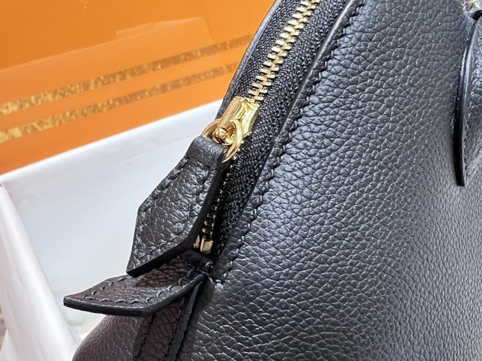  Handbags Hermes Mini bolide size:19*14*8 cm