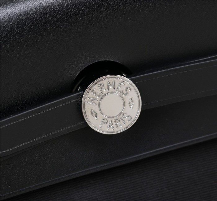 HERMES Herbag Zip Canvas With Hunter Cow Leather Single Bag, Crossbody Handbag 31 Unisex Black H078971CKAA size 31*10*25cm