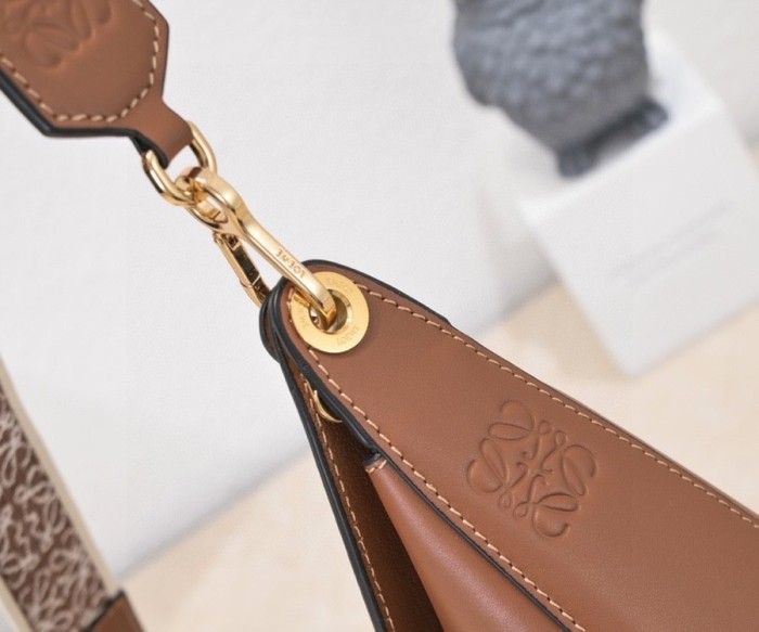 handbags LOEWE 8891# SIZE:29*27*8CM