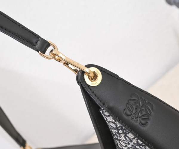 handbags LOEWE 8891# SIZE:29*27*8CM