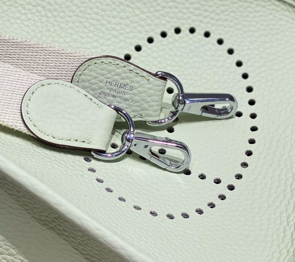  Handbags Hermes 𝗠𝗶𝗻𝗶 𝗘𝘃𝗲𝗹𝘆𝗻𝗲 size:18 cm