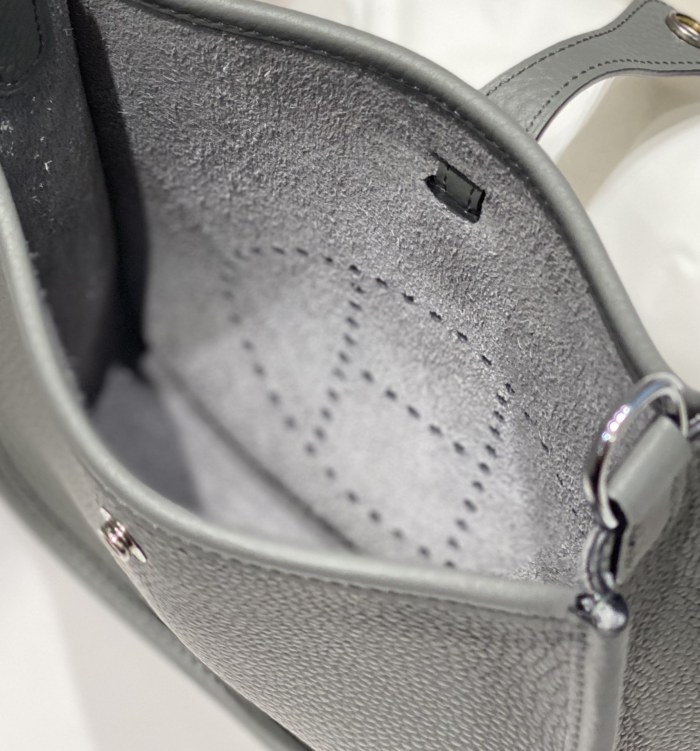  Handbags Hermes 𝗠𝗶𝗻𝗶 𝗘𝘃𝗲𝗹𝘆𝗻𝗲 size:18cm