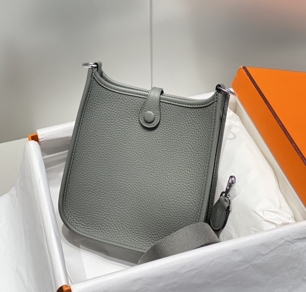  Handbags Hermes 𝗠𝗶𝗻𝗶 𝗘𝘃𝗲𝗹𝘆𝗻𝗲 size:18cm