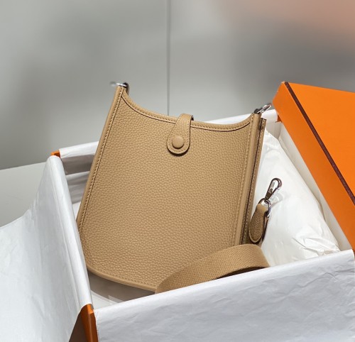  Handbags Hermes 𝗠𝗶𝗻𝗶 𝗘𝘃𝗲𝗹𝘆𝗻𝗲 size:18 cm
