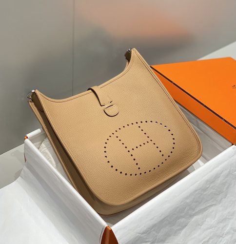  Handbags Hermes 𝑬𝒗𝒆𝒍𝒚𝒏𝒆 size:29cm