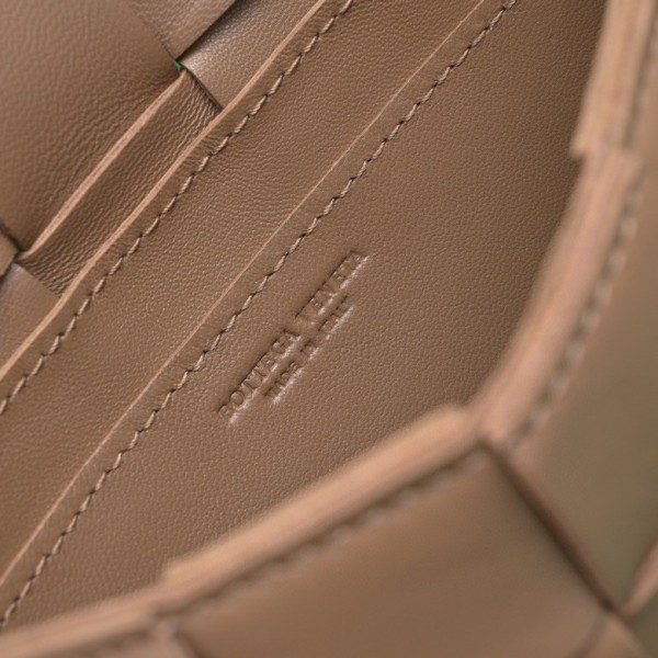 handbags Bottega Veneta 7587 size:19*5.5*12cm