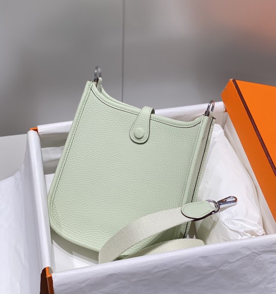  Handbags Hermes 𝗠𝗶𝗻𝗶 𝗘𝘃𝗲𝗹𝘆𝗻𝗲 size:18 cm