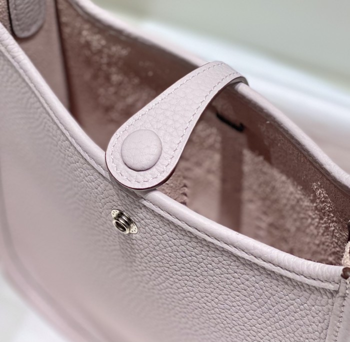  Handbags Hermes 𝗠𝗶𝗻𝗶 𝗘𝘃𝗲𝗹𝘆𝗻𝗲 size:18 cm