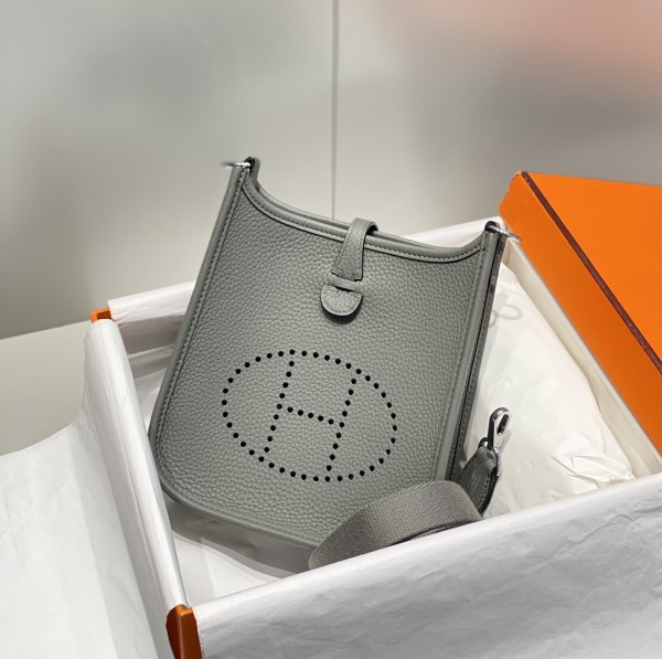  Handbags Hermes 𝗠𝗶𝗻𝗶 𝗘𝘃𝗲𝗹𝘆𝗻𝗲 size:18cm