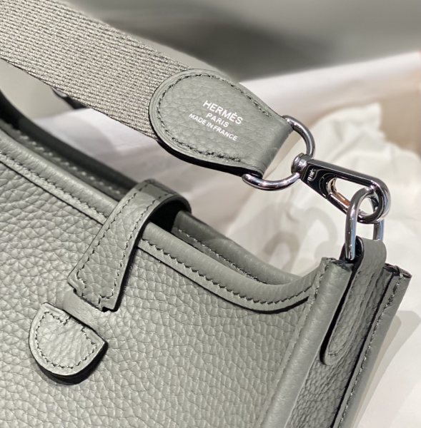  Handbags Hermes 𝗠𝗶𝗻𝗶 𝗘𝘃𝗲𝗹𝘆𝗻𝗲 size:18cm