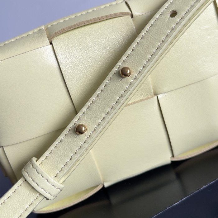 handbags Bottega Veneta 755031 size:18*9*3.5cm