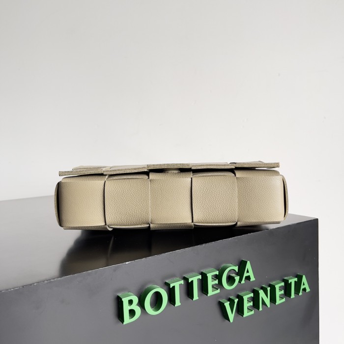 handbags Bottega Veneta 666870 size:23*15*5.5cm