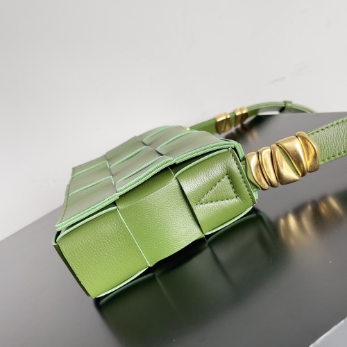 handbags Bottega Veneta 666870 size:23*15*5.5cm