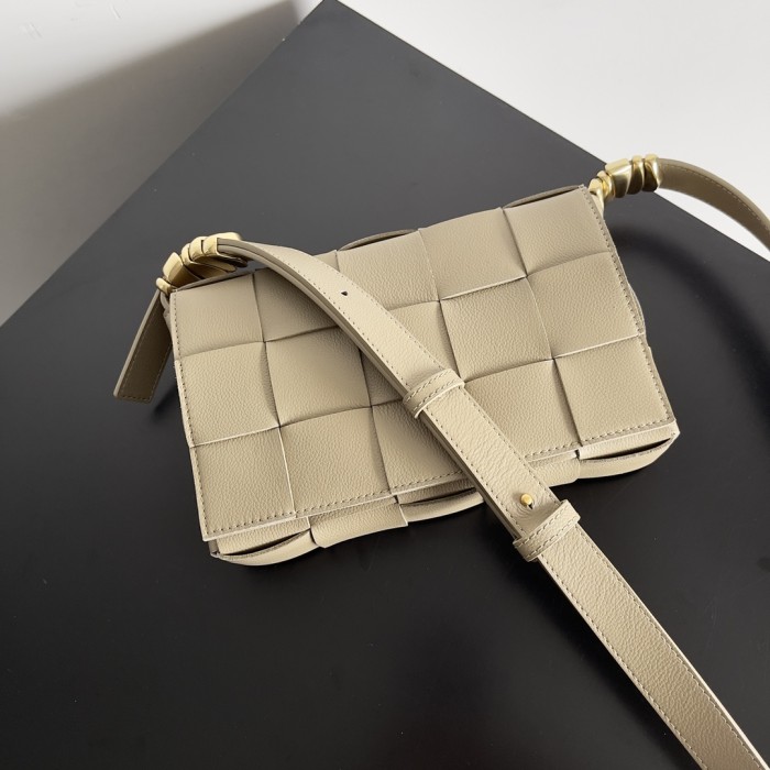 handbags Bottega Veneta 666870 size:23*15*5.5cm